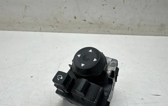 Hyundai Tucson IV NX4 Wing mirror switch 93530N7200
