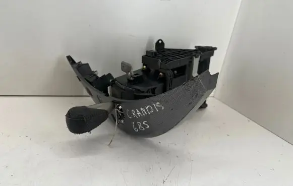 Mitsubishi Grandis Gear shifter/selector MN107774