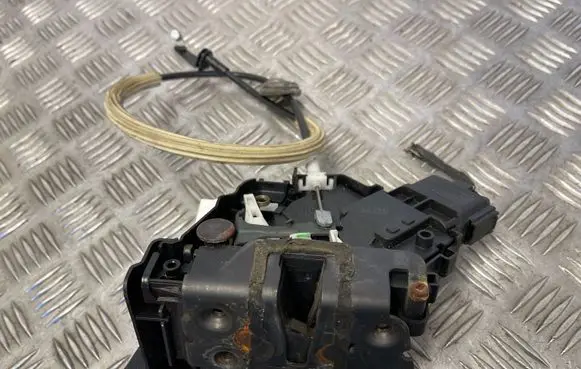 Ford Focus C-MAX Front door lock R21813ER