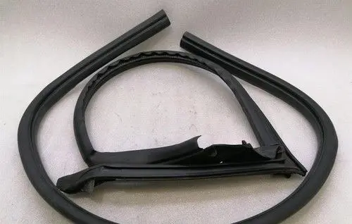 Ferrari FF Front door rubber seal 82213000