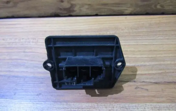Mazda 323 F Heater blower motor/fan resistor hb151rc1m