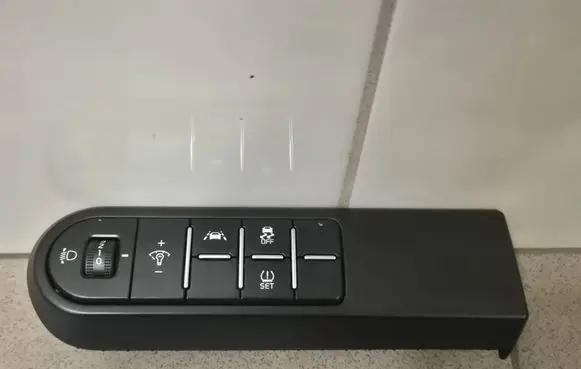 KIA Ceed Headlight level height control switch 93700J7430