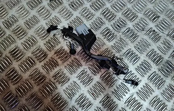 Opel Vivaro Glow plug wires 9814793180