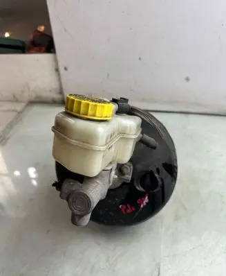 Volkswagen Polo IV 9N3 Brake booster 6Q1614105AH