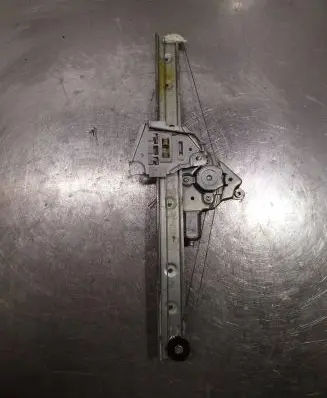 Suzuki Grand Vitara II Rear door window regulator with motor 8346065J00