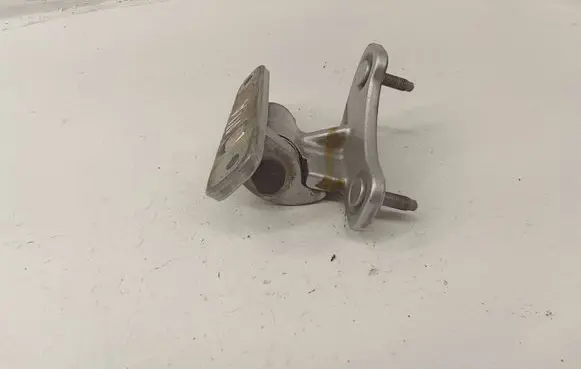 Mercedes-Benz E W212 Front door lower hinge 