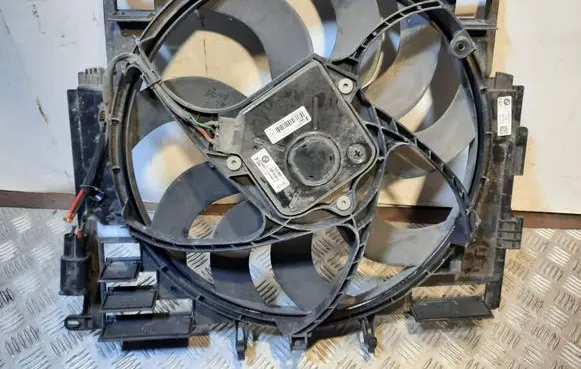 BMW 5 GT F07 Electric radiator cooling fan 7618784 20121113
