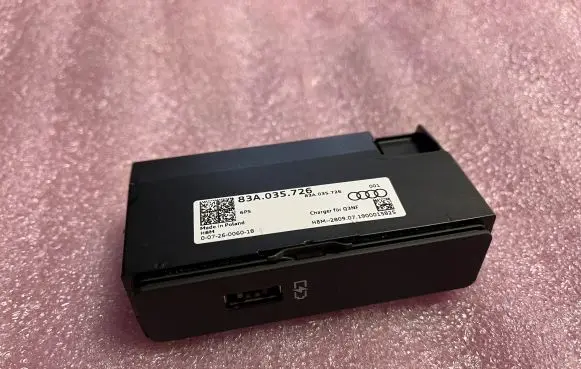 Audi Q3 F3 AUX in-socket connector 83A035726