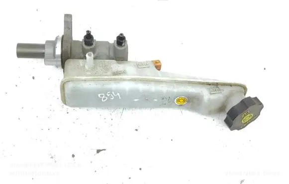 Master brake cylinder