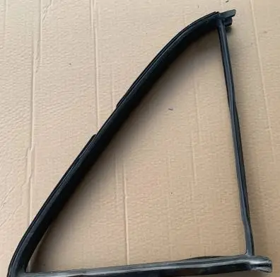 Mercedes-Benz W123 Rear vent window glass 