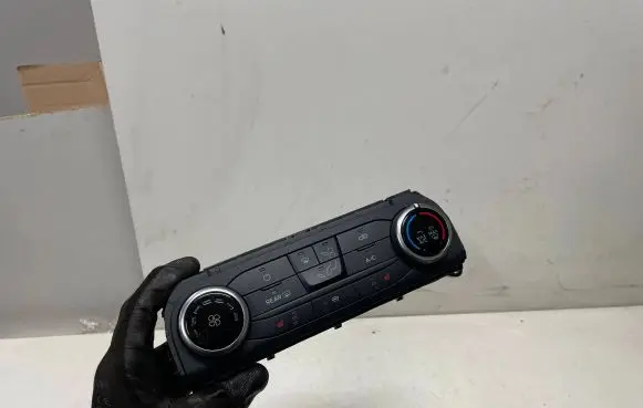 Ford Fiesta Climate control unit J1BT19980DA