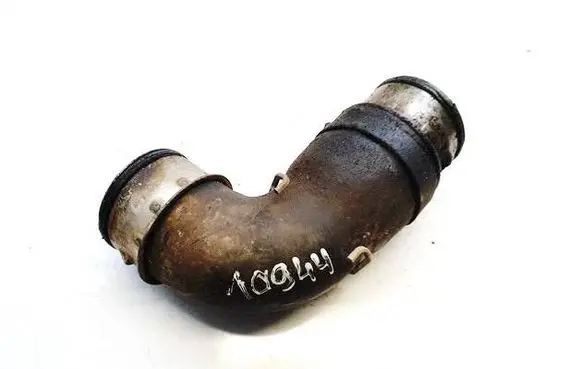 Volkswagen PASSAT B6 Intercooler hose/pipe 1t0145790b