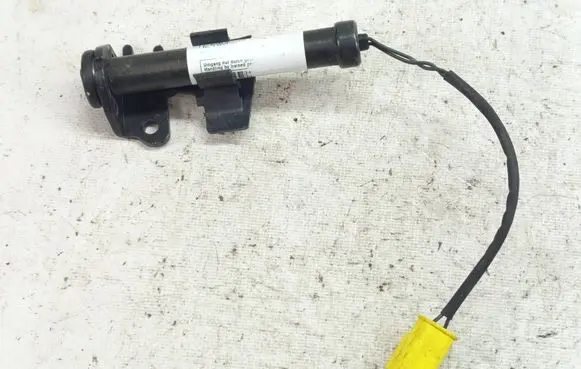 BMW 2 G42 Bonnet Pedestrian Airbag Actuator 7449430
