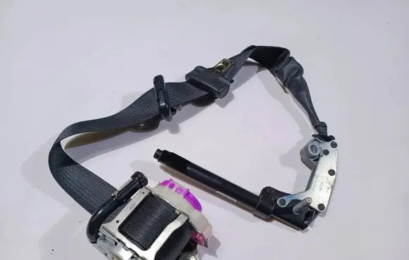 Ford Mustang VI Front seatbelt FR3B-63612D64-AG