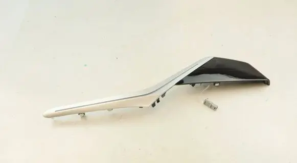 BMW X7 G07 Other front door trim element D0401414