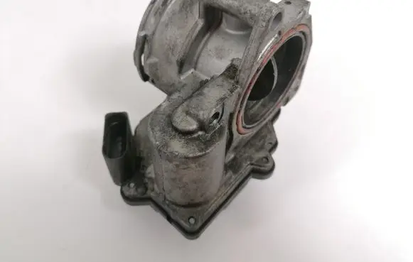 Volkswagen Jetta V Throttle valve 03G128063A