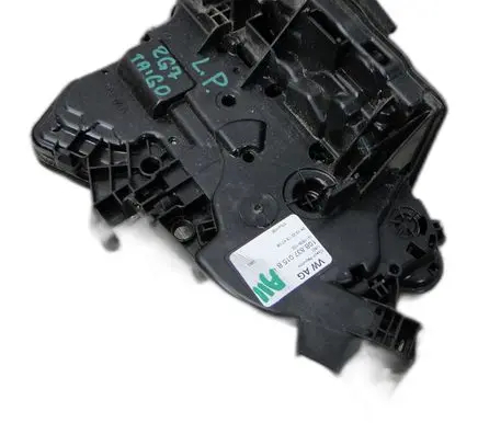 Volkswagen Polo VI Lock set 10B837015B