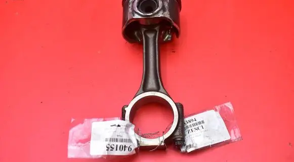 Volkswagen PASSAT B6 Piston BHS038J