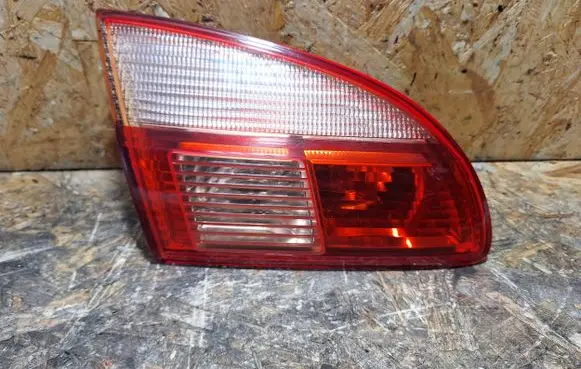 Toyota Avensis T220 Rear/tail lights