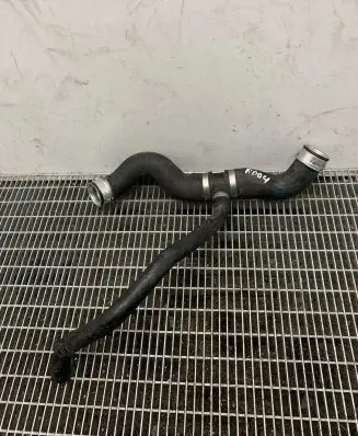 Mercedes-Benz S W221 Engine coolant pipe/hose A2215015582