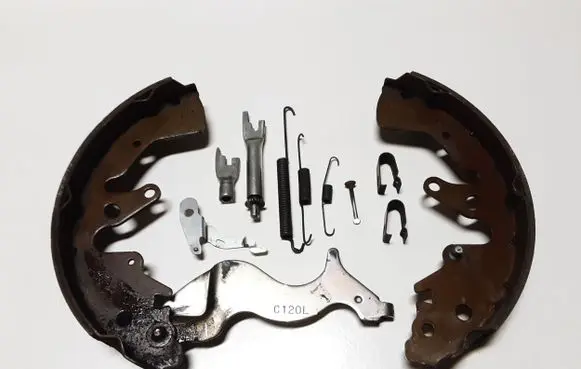 Suzuki Grand Vitara II Handbrake/parking brake pads C120L C120