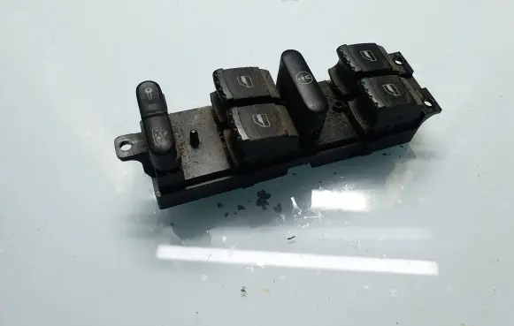 Volkswagen PASSAT B5 Electric window control switch 1J4959857B F005S00072