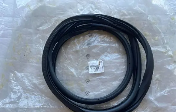 Citroen C3 Front door rubber seal 9813059580