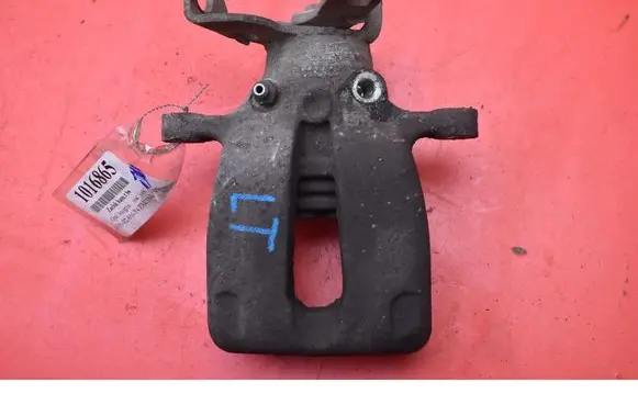 Opel Insignia A Rear brake caliper