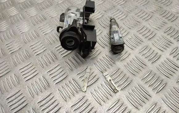 Skoda Yeti (5L) Ignition lock 1K0905851 5K0905865