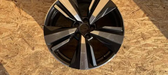 Nissan X-Trail T33 R19 alloy rim MA136RJ3A K857261