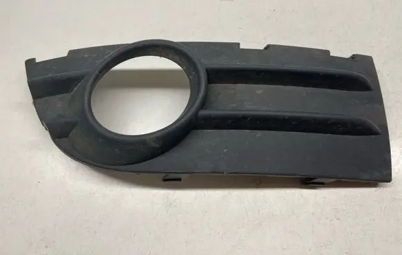 Volvo C30 Front fog light trim/grill 30657196