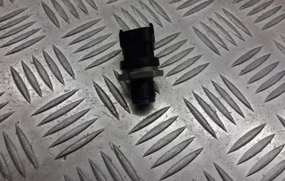 Citroen C5 Fuel pressure regulator 0281006017