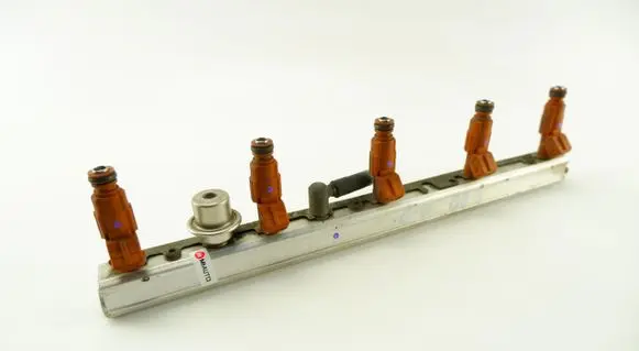 Volvo S80 Fuel injector supply line/pipe 