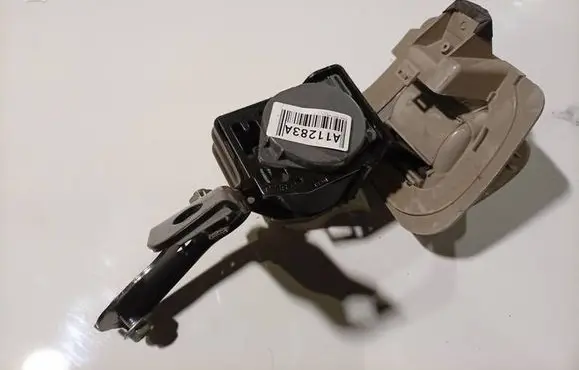 Subaru Legacy Middle seatbelt (rear)