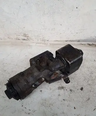 Dodge Caliber Oil filter mounting bracket
