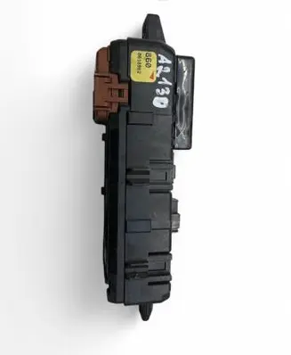 Mitsubishi Space Star Fuse module MR318828