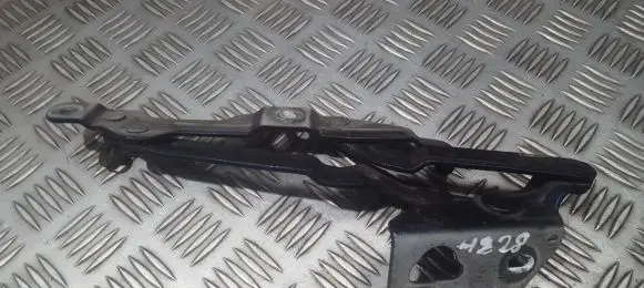 Audi A4 S4 B5 8D Tailgate/trunk/boot hinge 8D5827301