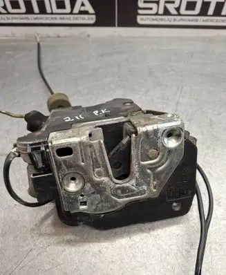 Mercedes-Benz E W211 Front door lock 2117200335