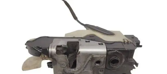 Citroen C4 II Front door lock
