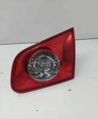 Tailgate rear/tail lights