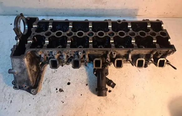 BMW 5 E60 E61 Engine head 7781203