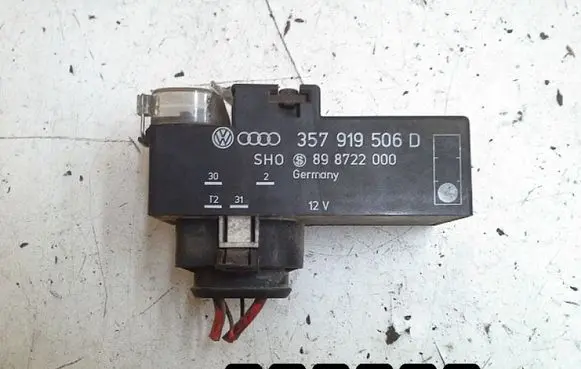 Volkswagen PASSAT B4 Engine control unit/module 357919506D