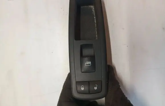 Dodge Nitro Electric window control switch 04602544