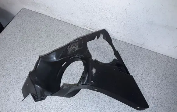 BMW 5 E39 Other engine bay part 51718159990 8159990