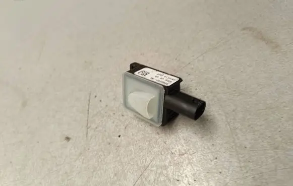 BMW X1 F48 F49 Airbag deployment crash/impact sensor 9305252