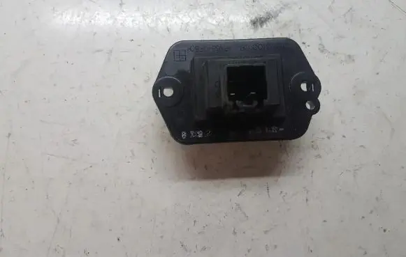 Mazda 6 Heater blower motor/fan resistor PM010010B A10020