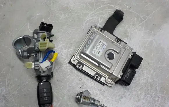 KIA Stonic Engine ECU kit and lock set 39107