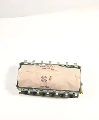 Mitsubishi Pajero Passenger airbag 1048309 PH06X042C3A 081106P