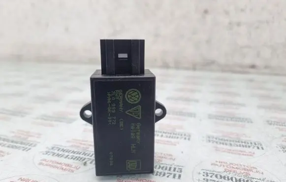 Volkswagen Golf V Seat heating relay 7L0959772