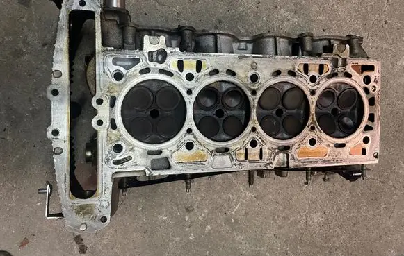 Chevrolet Captiva Engine head 1061702471 6700022 1061701082